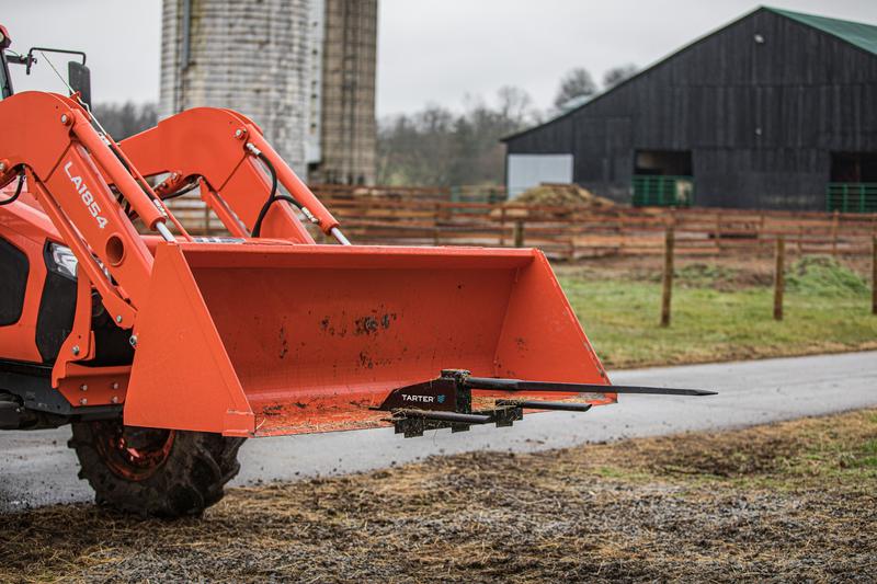 Tarter Bucket Mount Super Bale Spear Tarter Bucket Mount Super Bale Spear