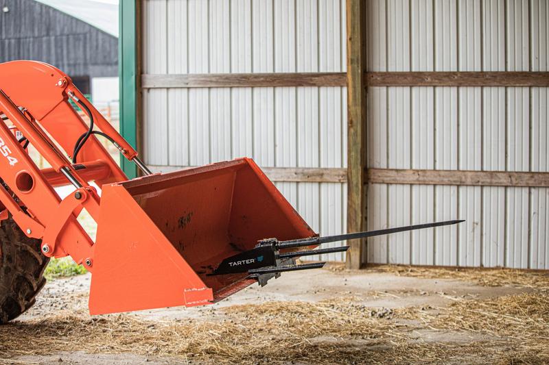 Tarter Bucket Mount Super Bale Spear Tarter Bucket Mount Super Bale Spear